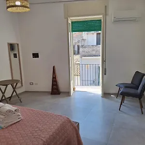 Pura Vida Barocca 2*, Ragusa Italia