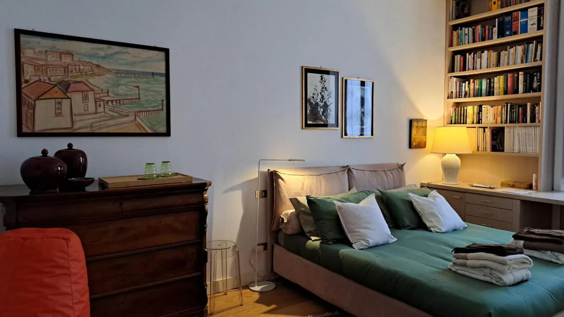 Casa Mari - Free Secure Parking, Breakfast, Private Bathroom, Wifi, Garden, Aircon, 3 Min Walk To Metro And Train Station Milano