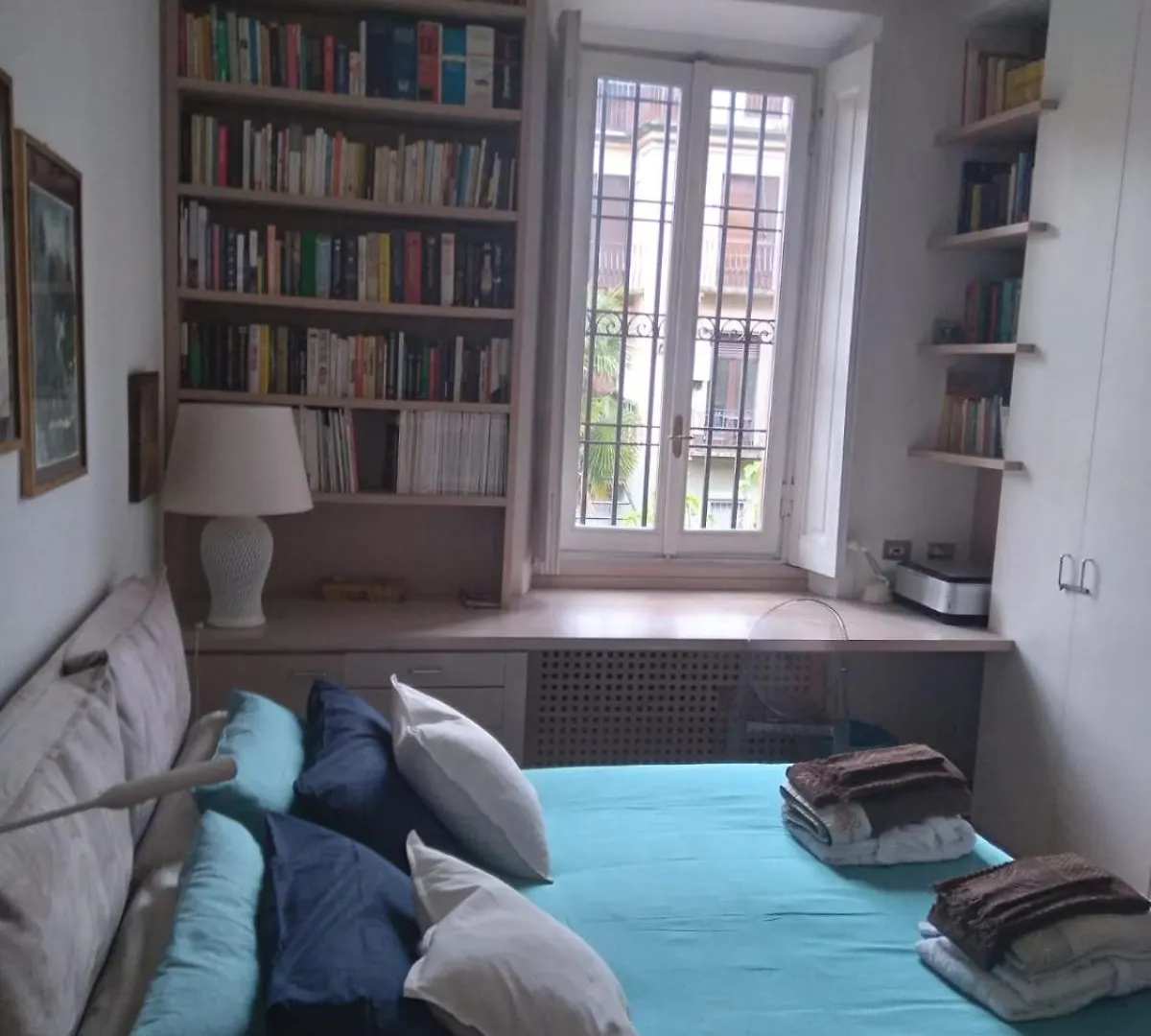 Casa Mari - Free Secure Parking, Breakfast, Private Bathroom, Wifi, Garden, Aircon, 3 Min Walk To Metro And Train Station Milano
