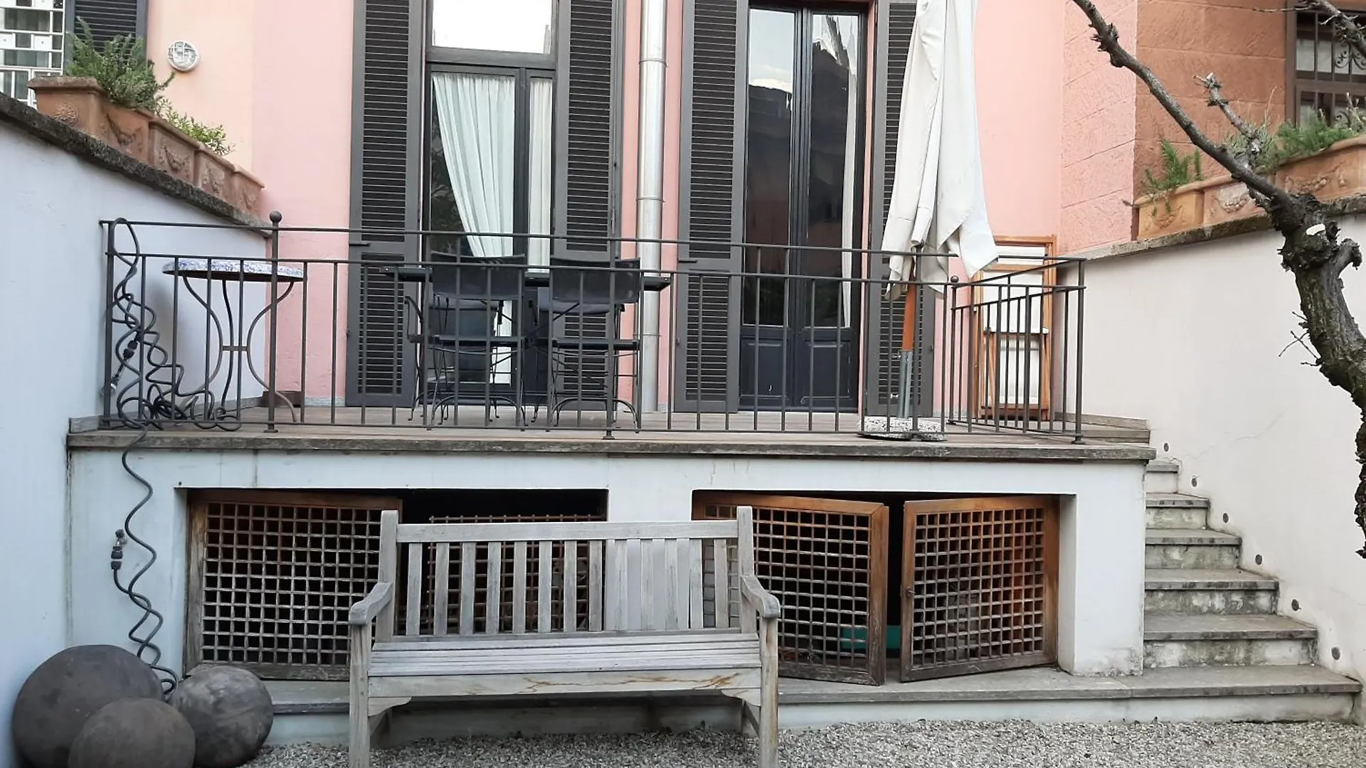 Casa Mari - Free Secure Parking, Breakfast, Private Bathroom, Wifi, Garden, Aircon, 3 Min Walk To Metro And Train Station Milano Italia